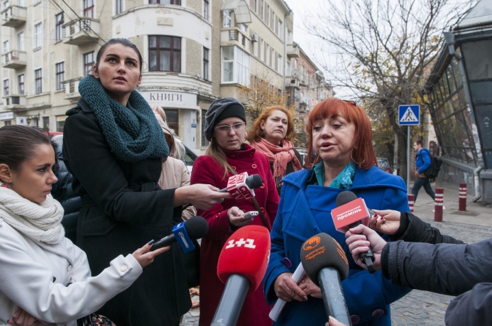 У Чернівцях на Кобилянської відбувся протест проти кафе