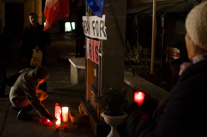 Чернівчани молилися за душі загиблих у Парижі