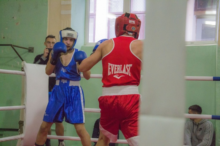 У Чернівцях 70 юних боксерів бились за участь у Чемпіонаті України