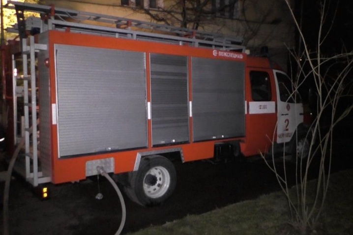 У Чернівцях горів ліцей - евакуювали понад 100 людей