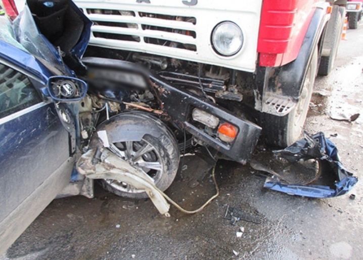 З'явилися фото жахливої аварії у Припрутті