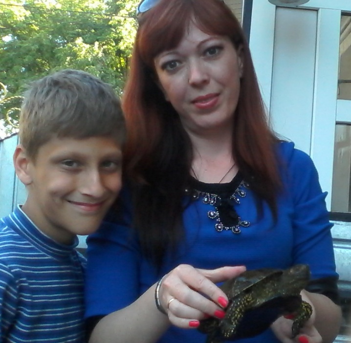 У ставку у центрі Новоселиці рибалка упіймав на черв’яка… черепаху