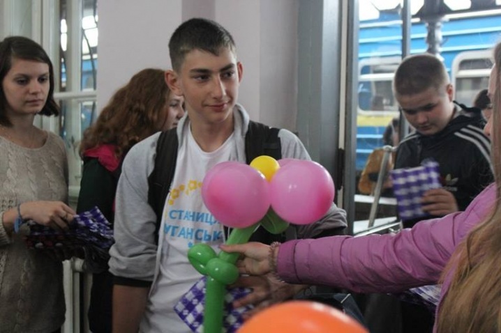 120 дітей зі Станиці Луганської уже прибули на Буковину