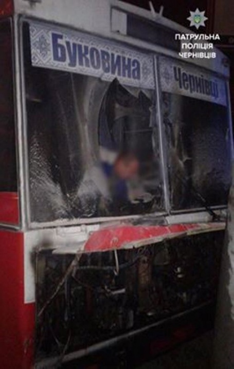 На вулиці Гагаріна загорілася кабіна тролейбуса