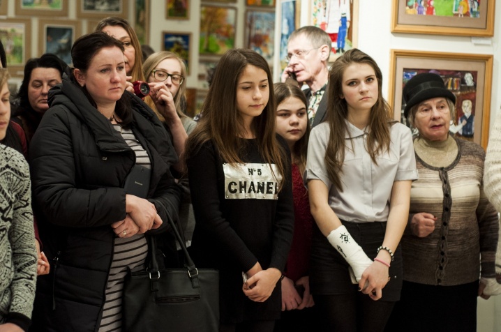 У Чернівцях півтисячі школярів презентували свої картини