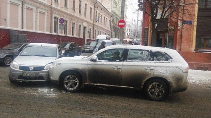 У центрі Чернівців сталася аварія
