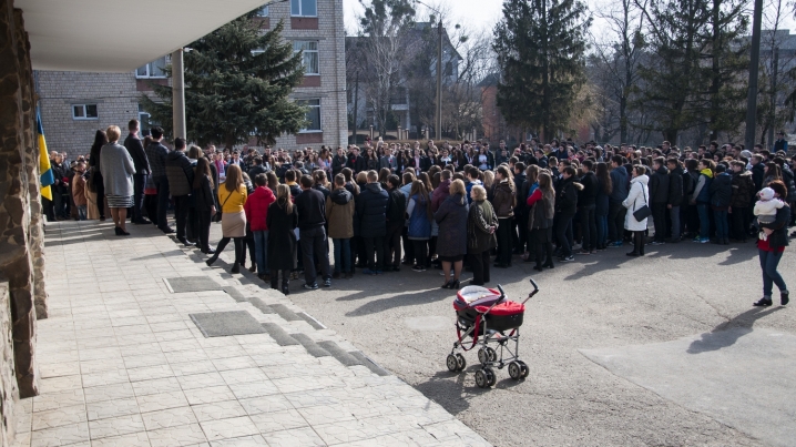 У Чернівцях відкрили меморіальну дошку загиблому учаснику АТО Вадиму Ситнікову