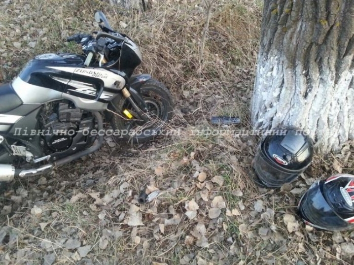 У Сокирянах двоє підлітків на мотоциклі потрапили у ДТП