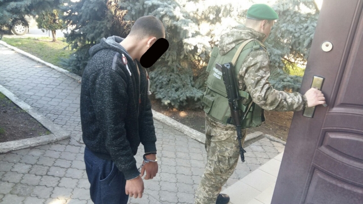 Буковинські прикордонники затримали наркоторговця з Румунії