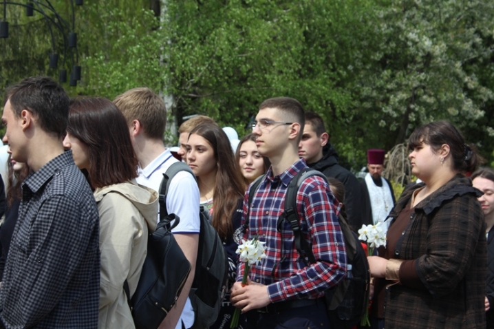 У Чернівцях молилися за померлих після трагедії на Чорнобильській АЕС