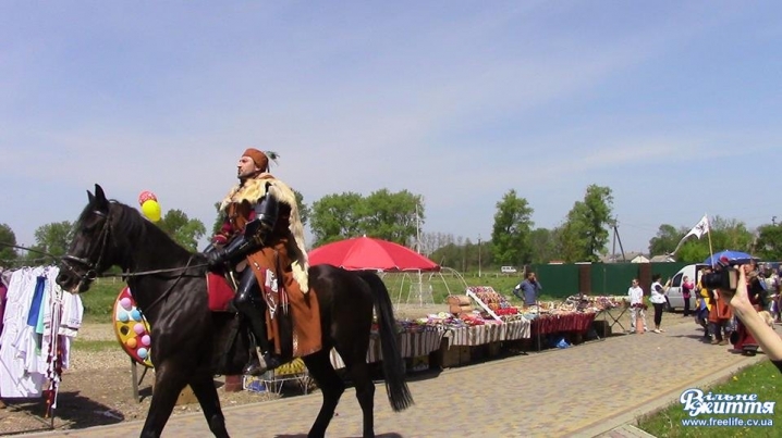 У «Буковинській Трої» триває фестиваль середньовічної культури