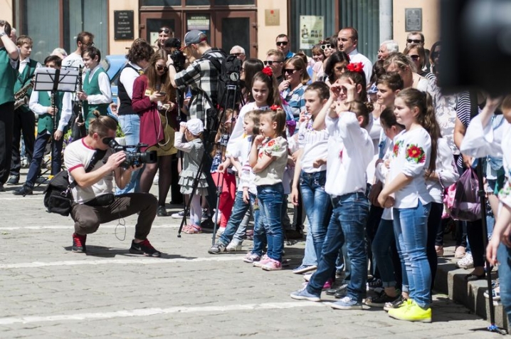 День вуличної музики у Чернівцях розпочався з трембіти