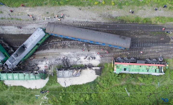 Зіткнення потягів на Хмельниччині: оприлюднено вражаючі фото та відео аварії