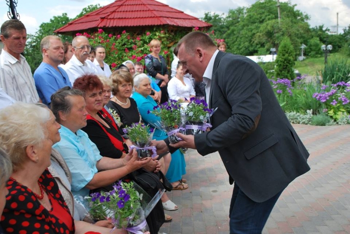 Народний депутат Василь Амельченко привітав буковинських медиків із професійним святом