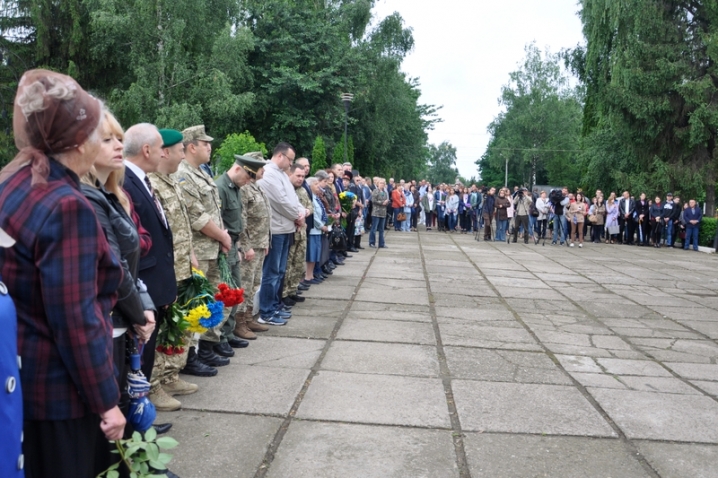 У Чернівцях відкрили меморіал загиблим в АТО воїнам