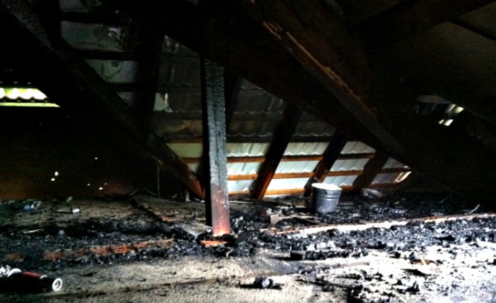 У Великому Кучурові внаслідок удару блискавки загорівся житловий будинок