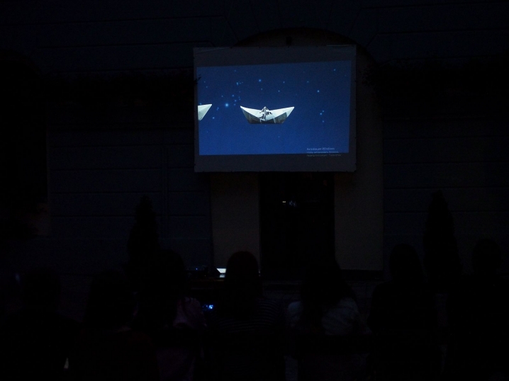 «Відкрита ніч» – містяни до світанку дивилися фільми у дворику ратуші