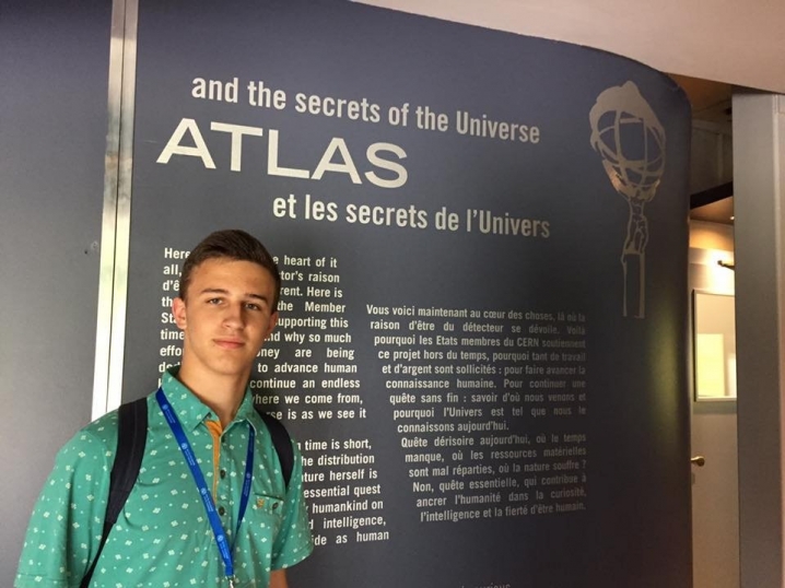 Чернівецький учень взяв участь у роботі Міжнародної школи з фізики у Швейцарії