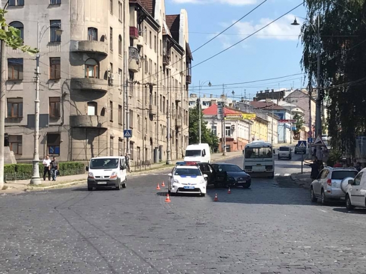 Дві автівки зіштовхнулися на вулиці Гагаріна