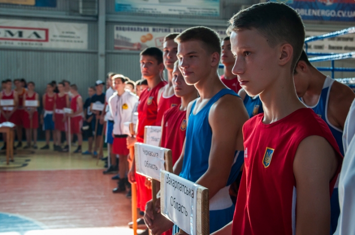 У Чернівцях розпочався боксерський юніорський чемпіонат України