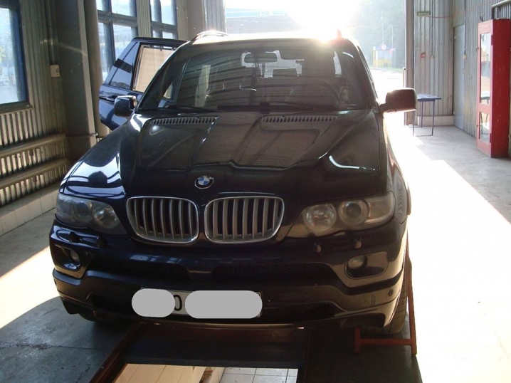 Буковинські прикордонники виявили викрадене «BMW»
