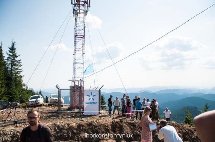 На найвищій вершині Буковини побудували вежу мобільного зв’язку
