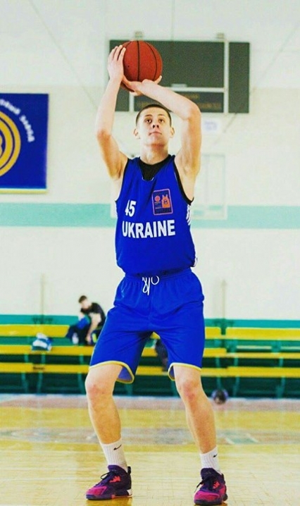 Буковинський баскетболіст Фреш-Стаханов грає за вищоліговий «Хімік-2»
