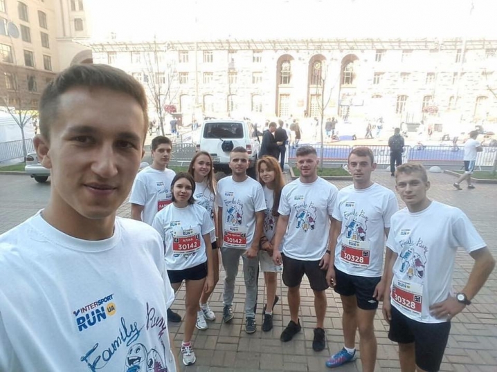 Команда студентського парламенту Чернівців вирушила на біговий фестиваль у Києві