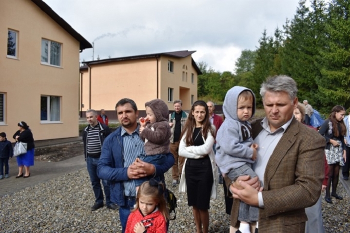 У Чернівцях відкрили три дитячі будинки сімейного типу