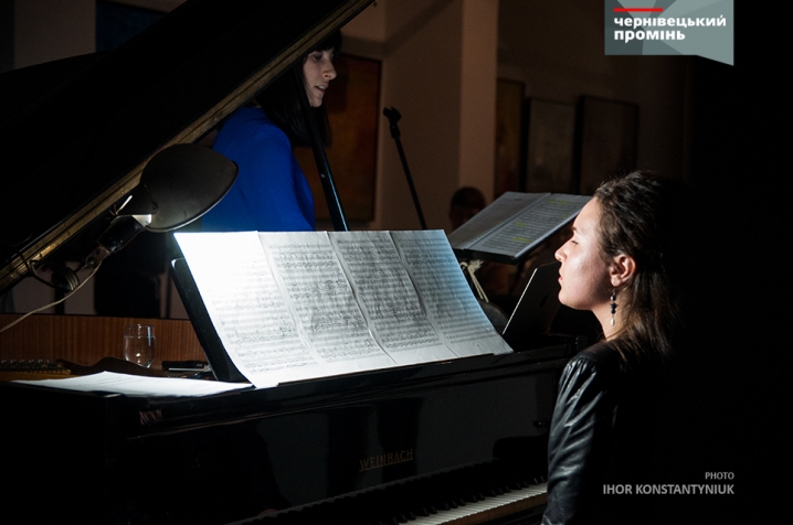 У Чернівцях відбувся концерт нової музики для голосу і роялю на вірші єврейських поетів