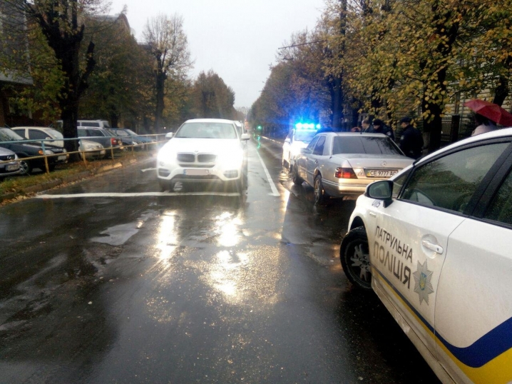 На вулиці Садовій автомобіль збив пішохода
