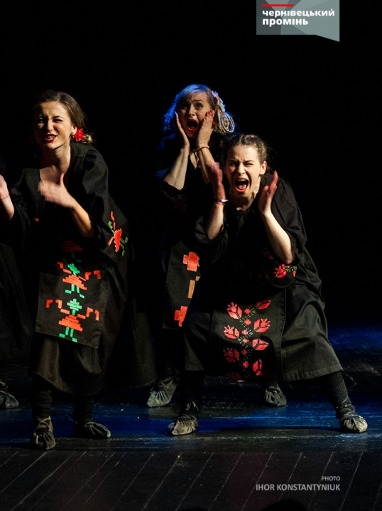 Комедія румунського театру змусила чернівчан реготати протягом усієї вистави