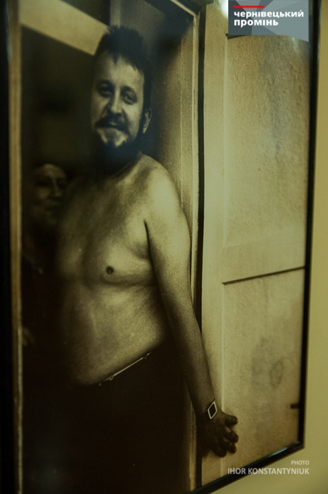 У Художньому музеї відкрилася виставка фотографій Володимира Конєва
