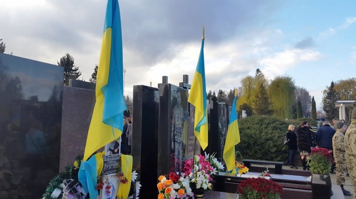 На кладовищі відслужили панахиду за загиблими в АТО