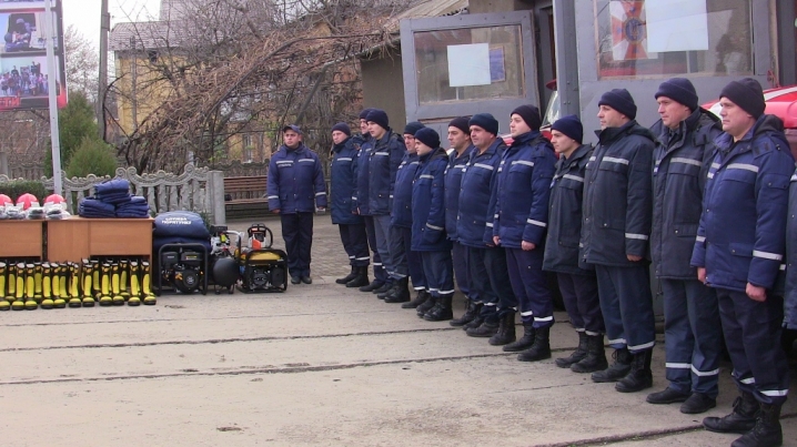 Кельменецькі рятувальники отримали нове спорядження