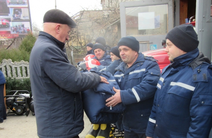 Кельменецькі рятувальники отримали нове спорядження