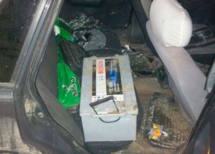 У Чернівцях затримали групу викрадачів автомобільних акумуляторів 