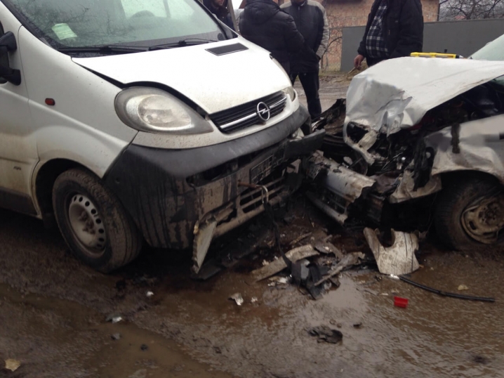 У Рідківцях нетверезий таксист спричинив аварію з потерпілими