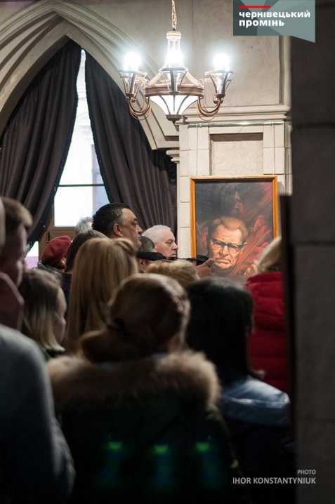 У Чернівцях відкрили виставку вижницьких викладачів «Мовою пензля…»
