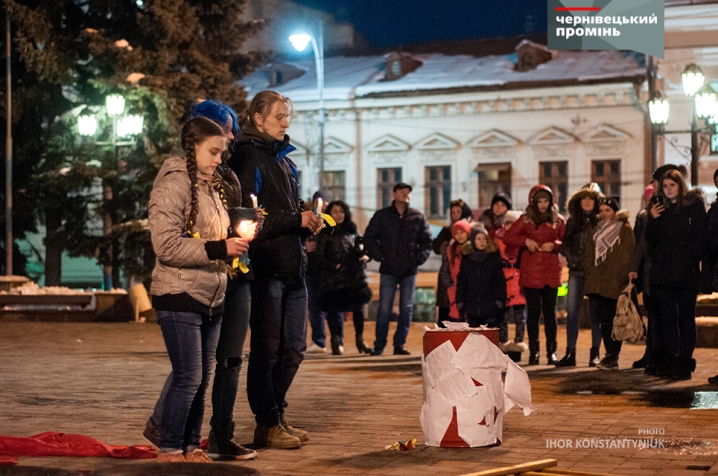 У Чернівцях відтворили події на Майдані