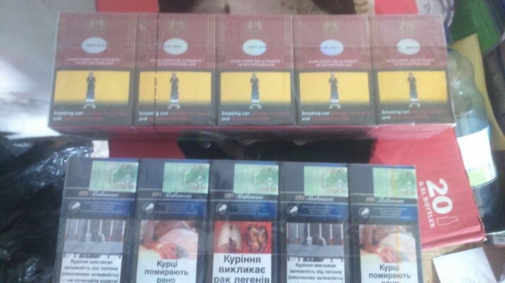 Буковинець возив на Івано-Франківщину контрафактні цигарки