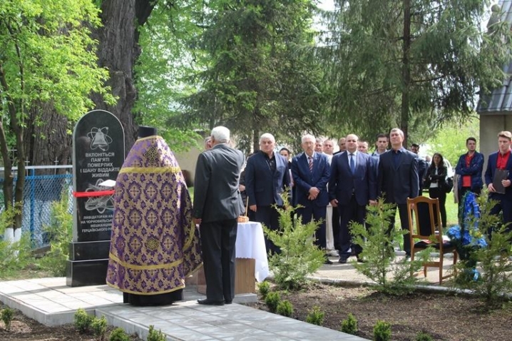 У Герці відкрили пам’ятну стелу ліквідаторам аварії на Чорнобильській АЕС