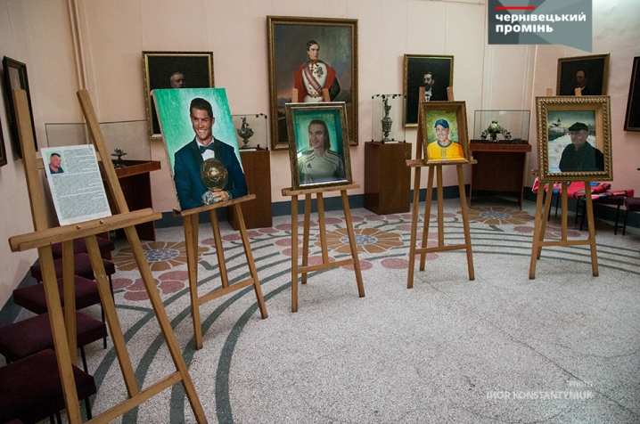 У Художній музей привезли портрет Кріштіану Роналду