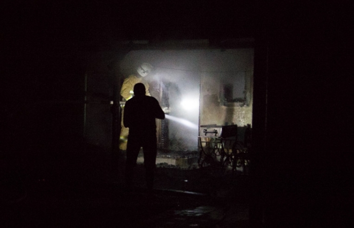 У Сторожинці через пожежу у літній кухні ледь не згорів будинок