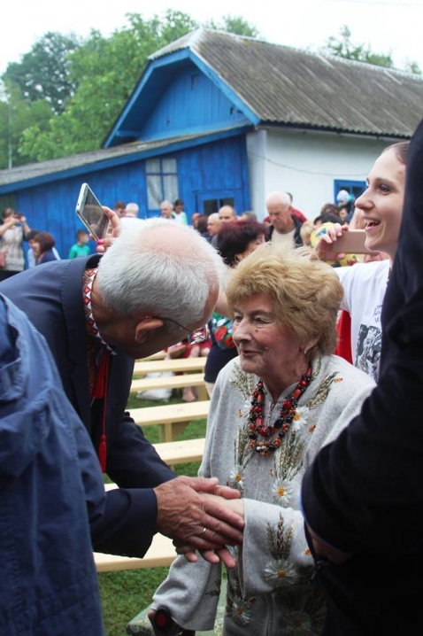 На Буковині відзначили 77-річницю від дня народження Івана Миколайчука