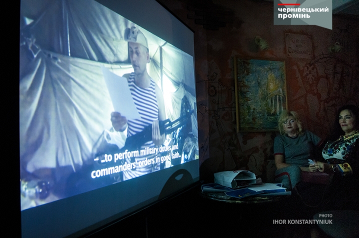 У Чернівцях до ранку показували українське кіно
