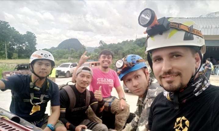 Чернівчанин розповів, як рятував дітей із печери у Таїланді
