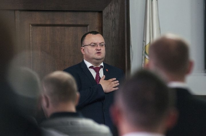 Чернівецька міська рада почала розгляд питання відставки мера