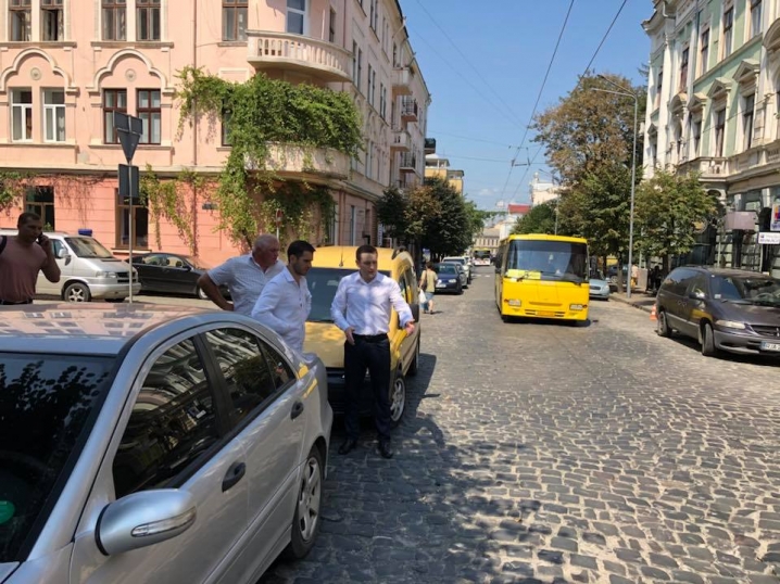 Ремонтувати дороги, вимощені бруківкою, Чернівцям допоможуть київські фахівці
