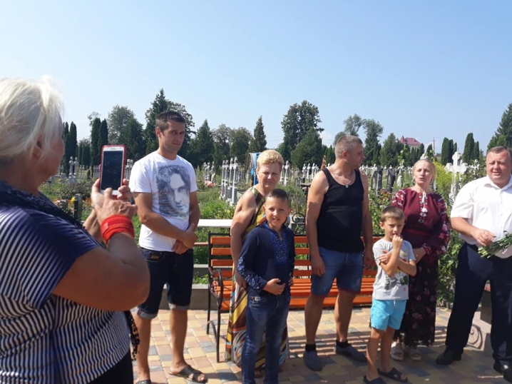 На Буковині вшанували пам'ять кіборга Володимира Бузенка